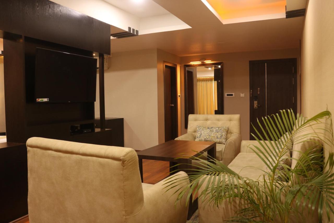 Hotel The Kalyaniz Guwahati Dış mekan fotoğraf