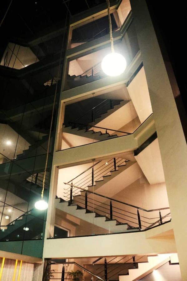 Hotel The Kalyaniz Guwahati Dış mekan fotoğraf